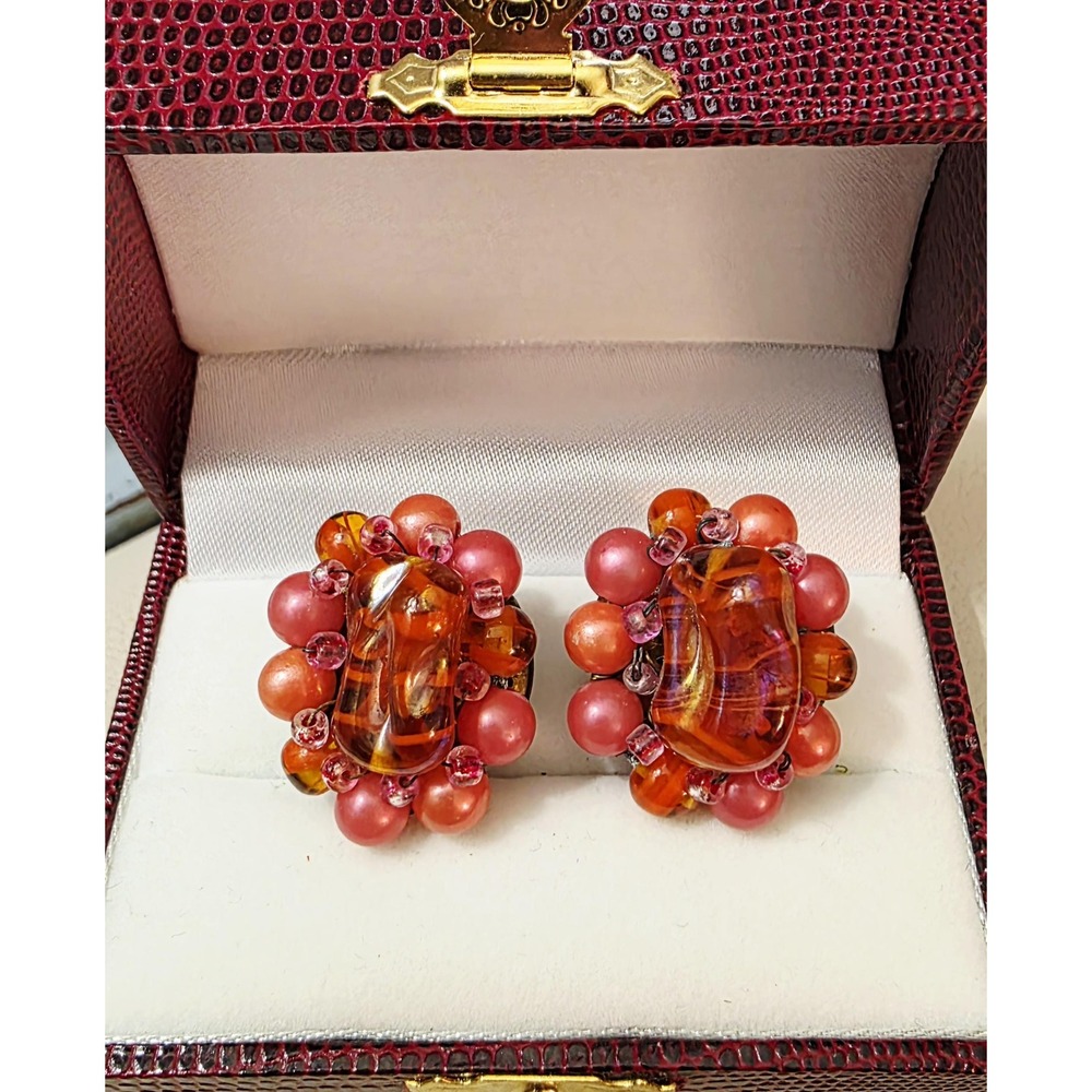 Vintage 1950s Coral Coloured Beaded Cluster Beaded Clip On Earrings